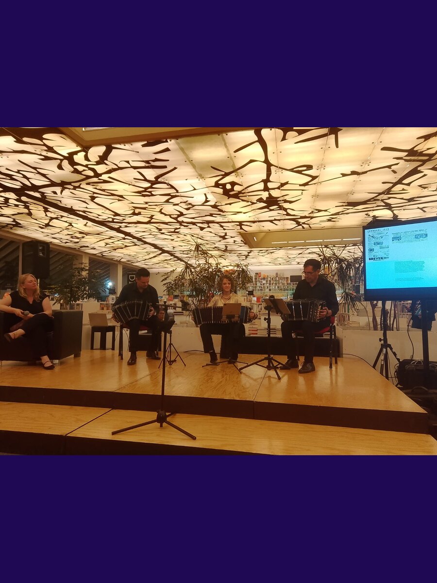 Presentacion de Janine Kruger de su libro "Heinrich Band. Bandoneón. Orígenes y Viajes del Instrumento Emblemático del Tango"